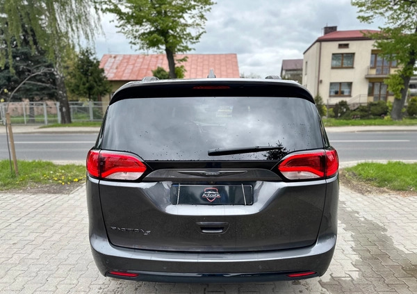 Chrysler Pacifica cena 108000 przebieg: 117000, rok produkcji 2018 z Olsztynek małe 781